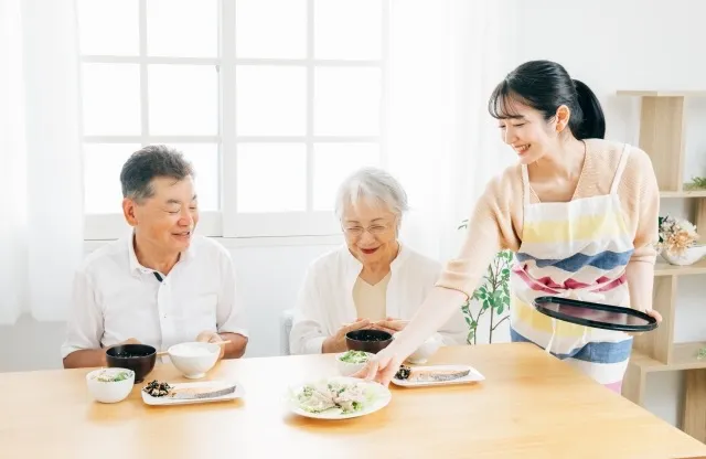 高齢者のための食事工夫とレシピ